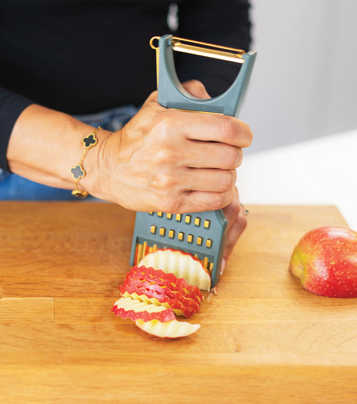 The 7 in one Multi Function Kitchen Tool