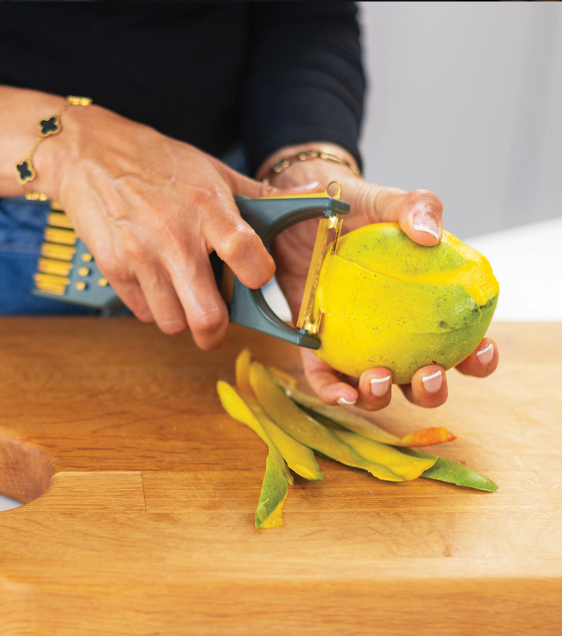 The 7 in one Multi Function Kitchen Tool